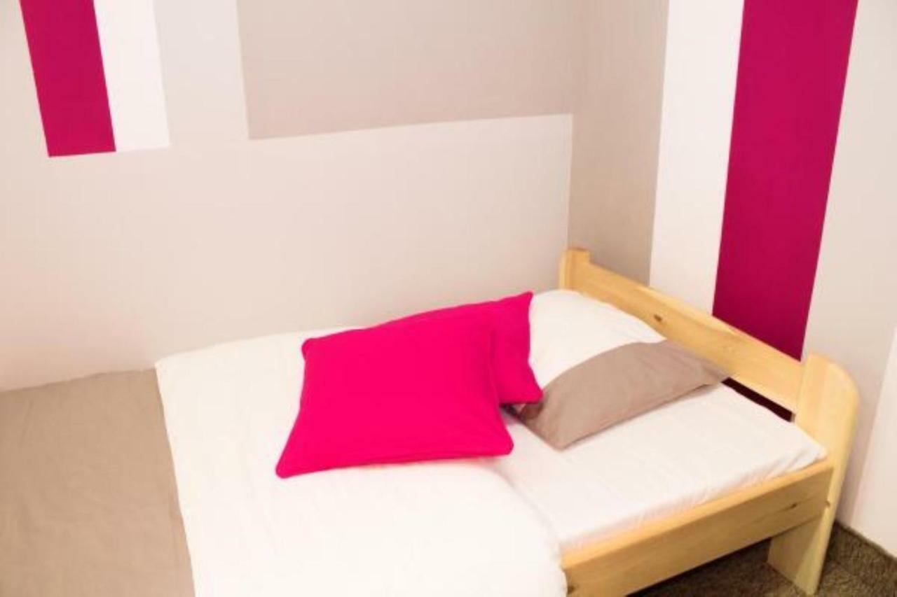 Amnezja Hostel Вроцлав Екстериор снимка