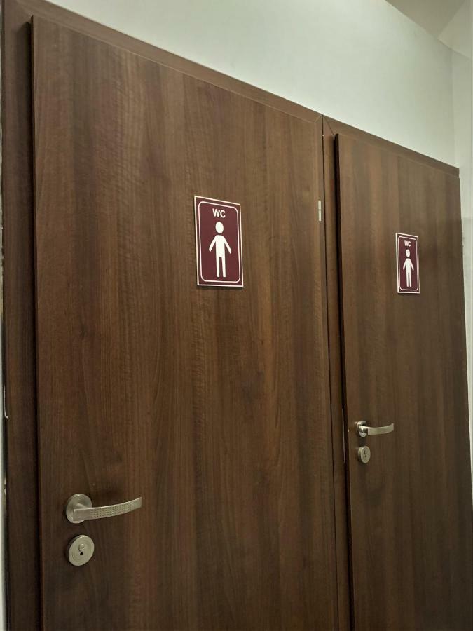 Amnezja Hostel Вроцлав Екстериор снимка